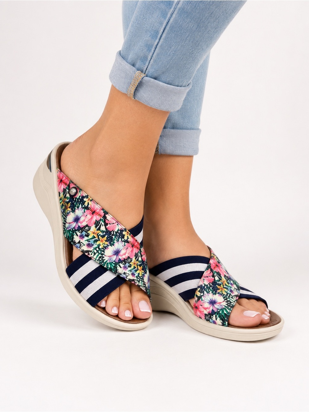 Bzees Desire Floral Striped Crisscross Wedge Sandals Navy White Women’s 9M